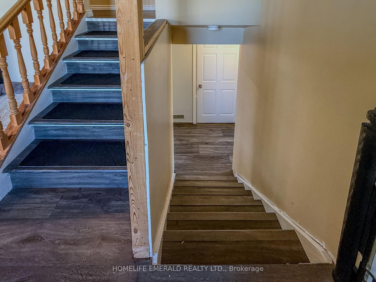 Detached House for sale at 74 VERNON Street, Essa, Ontario, L0M 1B0 - Angus - MLS: N12989110