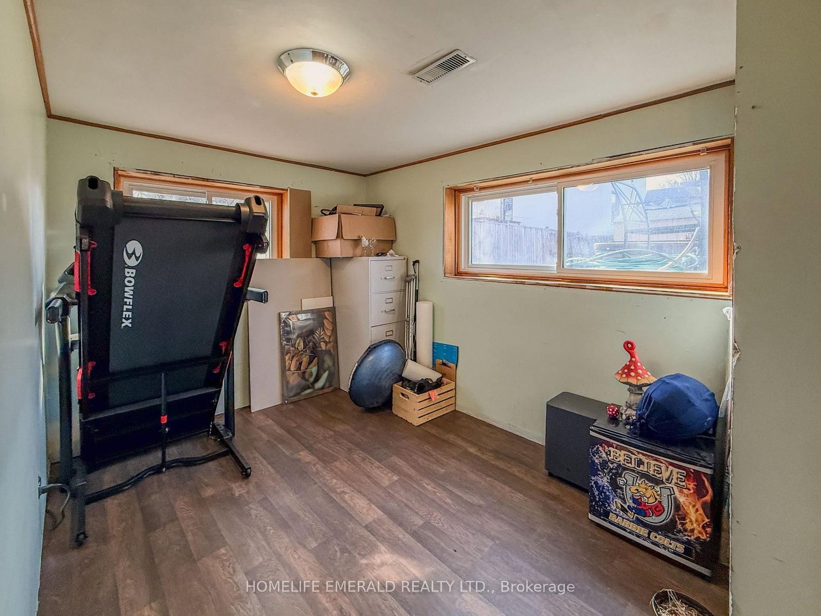 Detached House for sale at 74 VERNON Street, Essa, Ontario, L0M 1B0 - Angus - MLS: N12989110