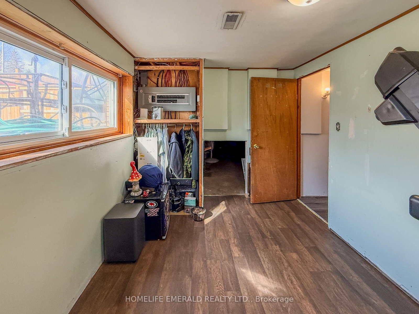 Detached House for sale at 74 VERNON Street, Essa, Ontario, L0M 1B0 - Angus - MLS: N12989110