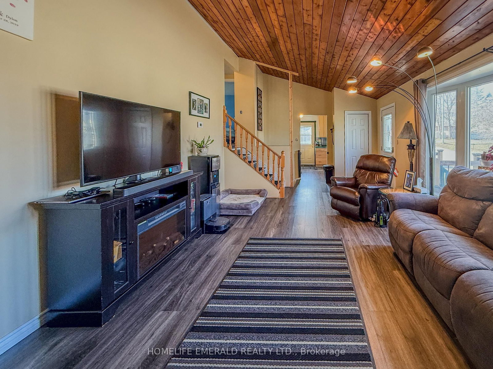 Detached House for sale at 74 VERNON Street, Essa, Ontario, L0M 1B0 - Angus - MLS: N12989110