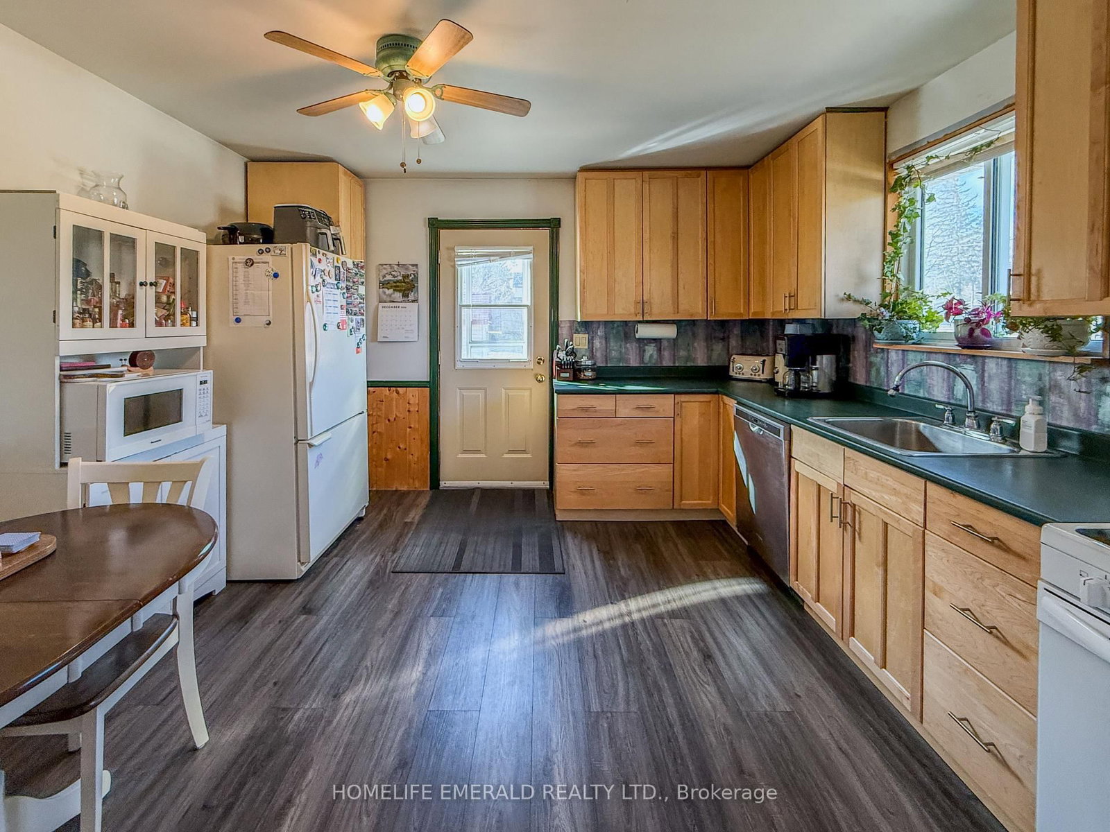 Detached House for sale at 74 VERNON Street, Essa, Ontario, L0M 1B0 - Angus - MLS: N12989110