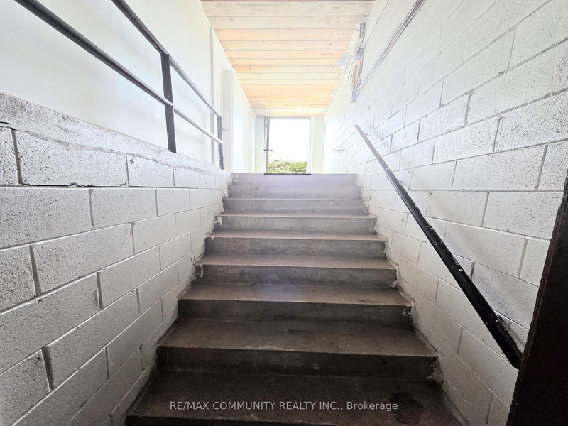 #1 - 81 Oxford St, Richmond Hill, L4C 4L6 | Image 3