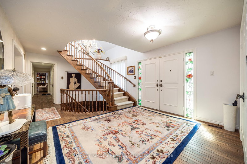 10 Whitelaw Crt, Markham, L3T 5E7 | Image 2