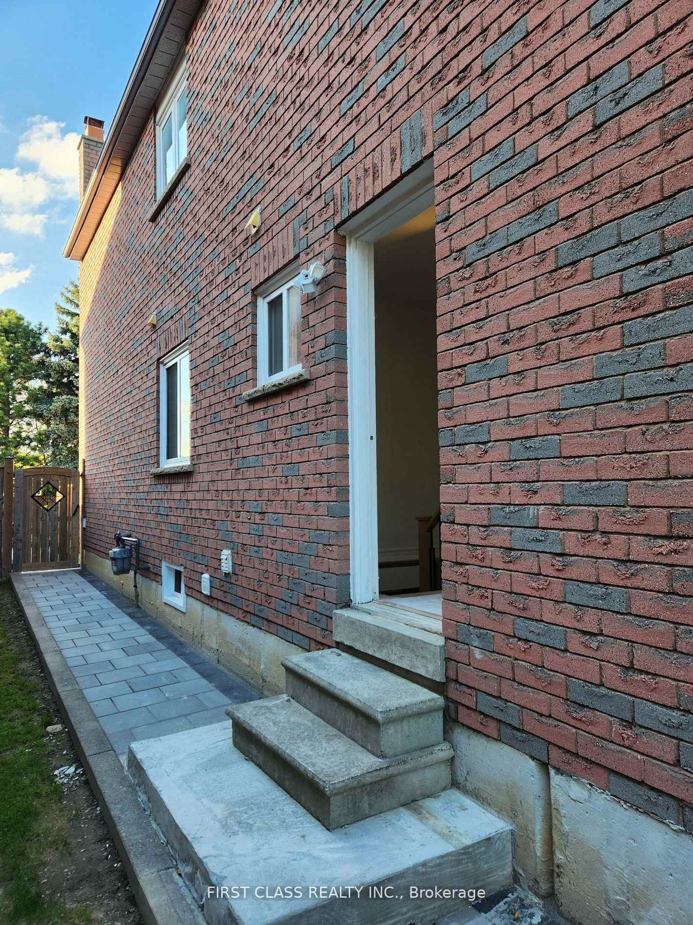 36 Soho Crescent, Unit Basement - Photo 7