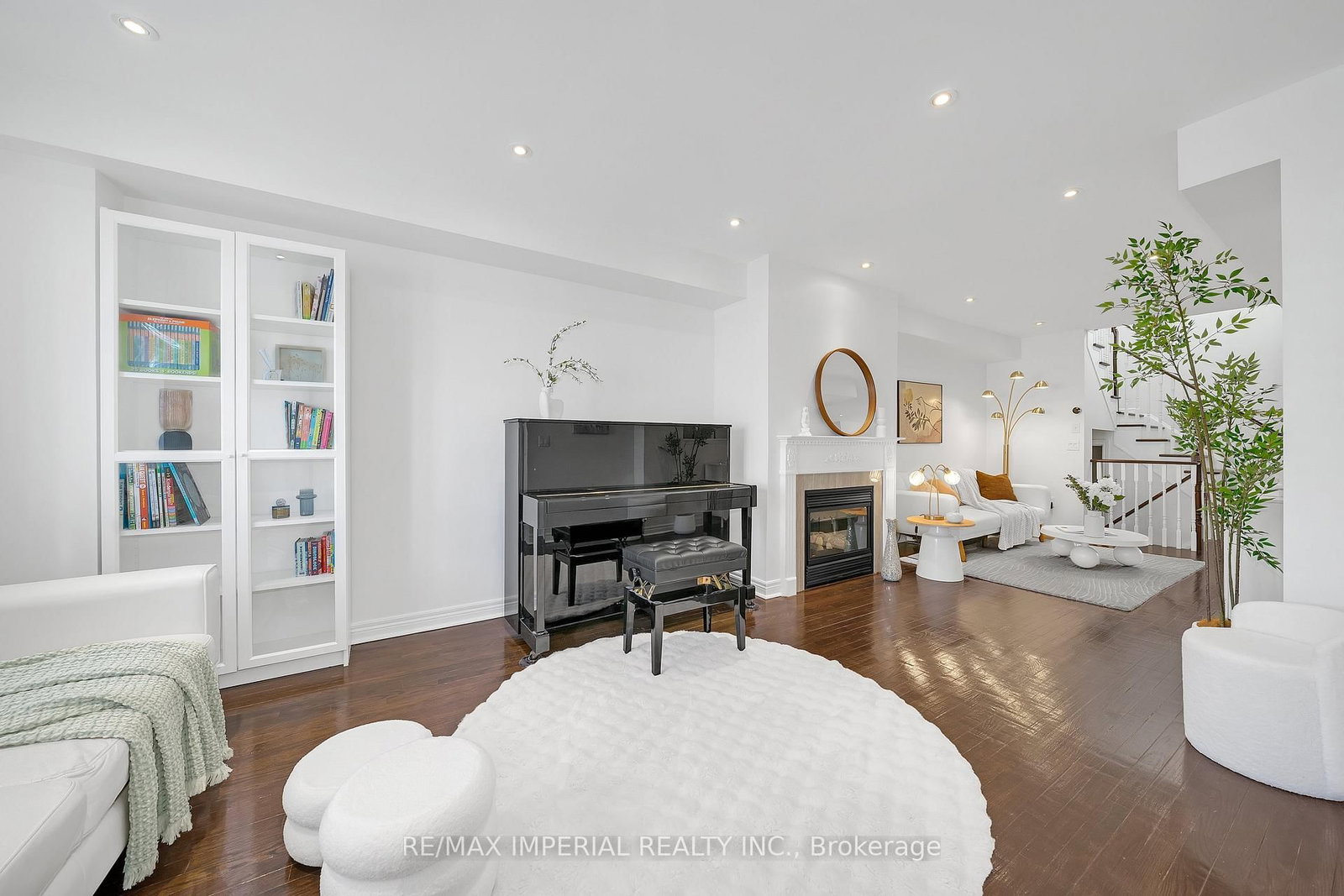 Townhouse for sale at 393 Bur Oak Avenue, Markham, Ontario, L6C 2T8 - Berczy - MLS: N12989420