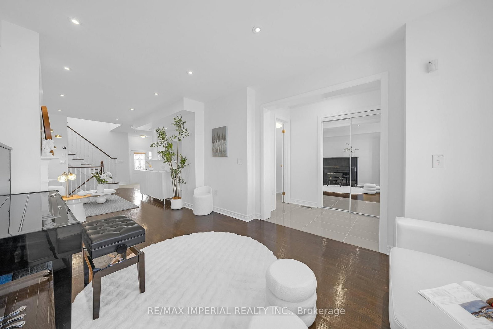 Townhouse for sale at 393 Bur Oak Avenue, Markham, Ontario, L6C 2T8 - Berczy - MLS: N12989420