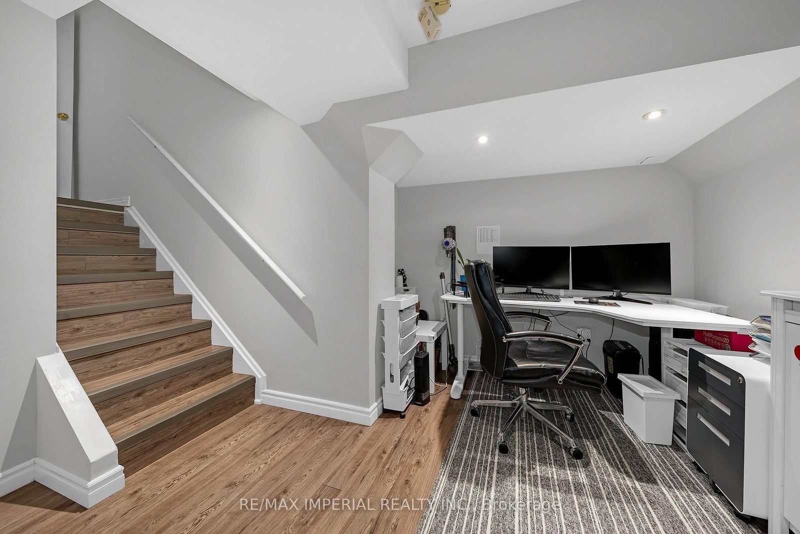 Townhouse for sale at 393 Bur Oak Avenue, Markham, Ontario, L6C 2T8 - Berczy - MLS: N12989420