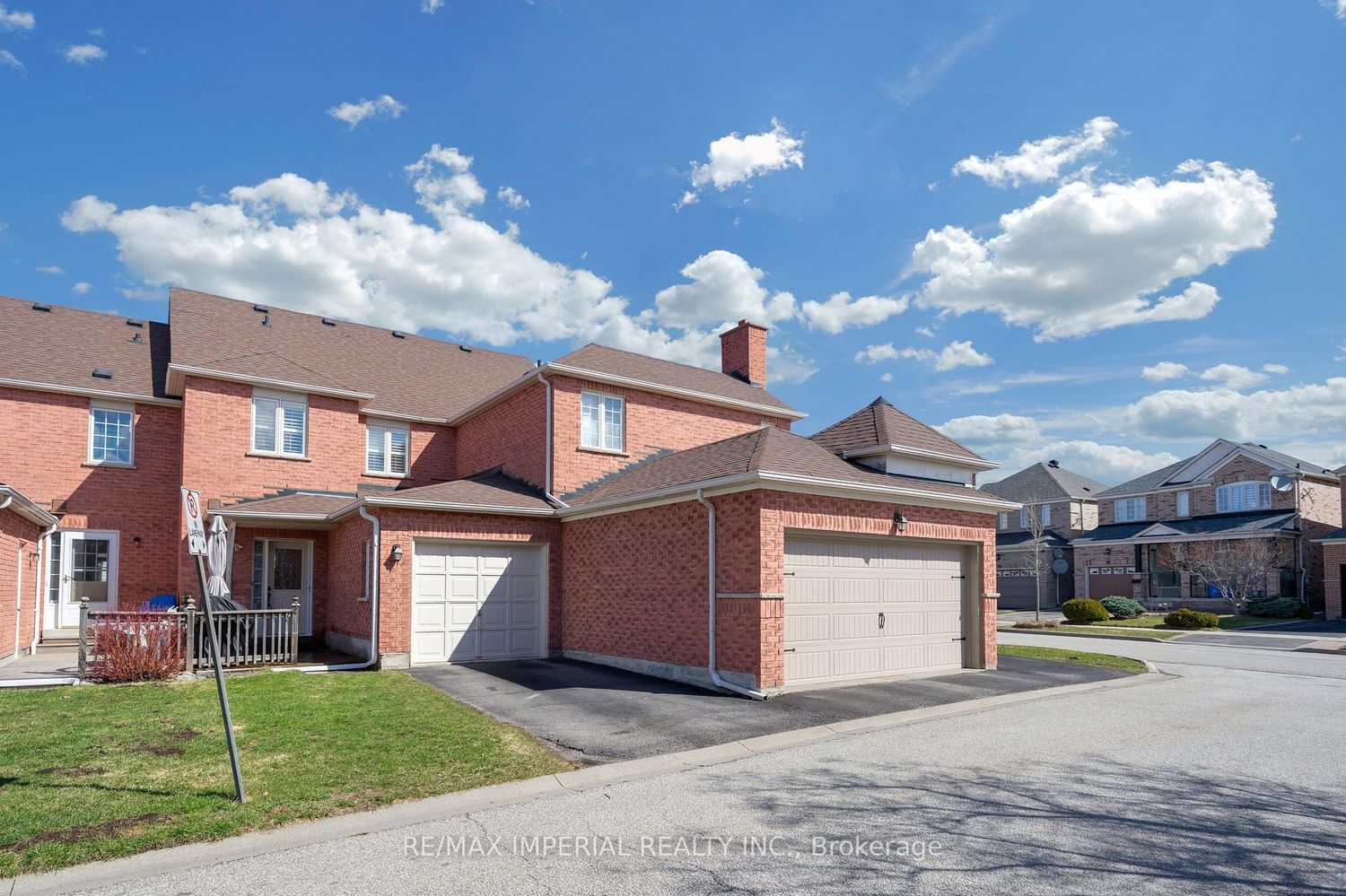Townhouse for sale at 393 Bur Oak Avenue, Markham, Ontario, L6C 2T8 - Berczy - MLS: N12989420