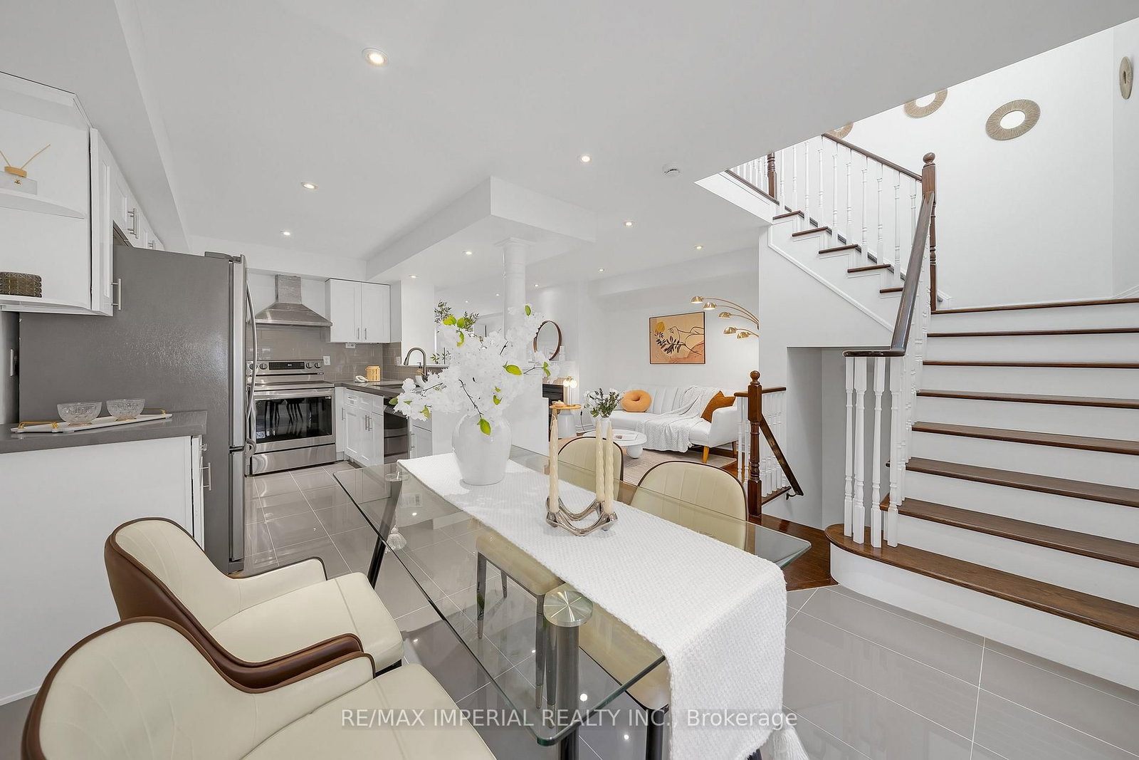 Townhouse for sale at 393 Bur Oak Avenue, Markham, Ontario, L6C 2T8 - Berczy - MLS: N12989420