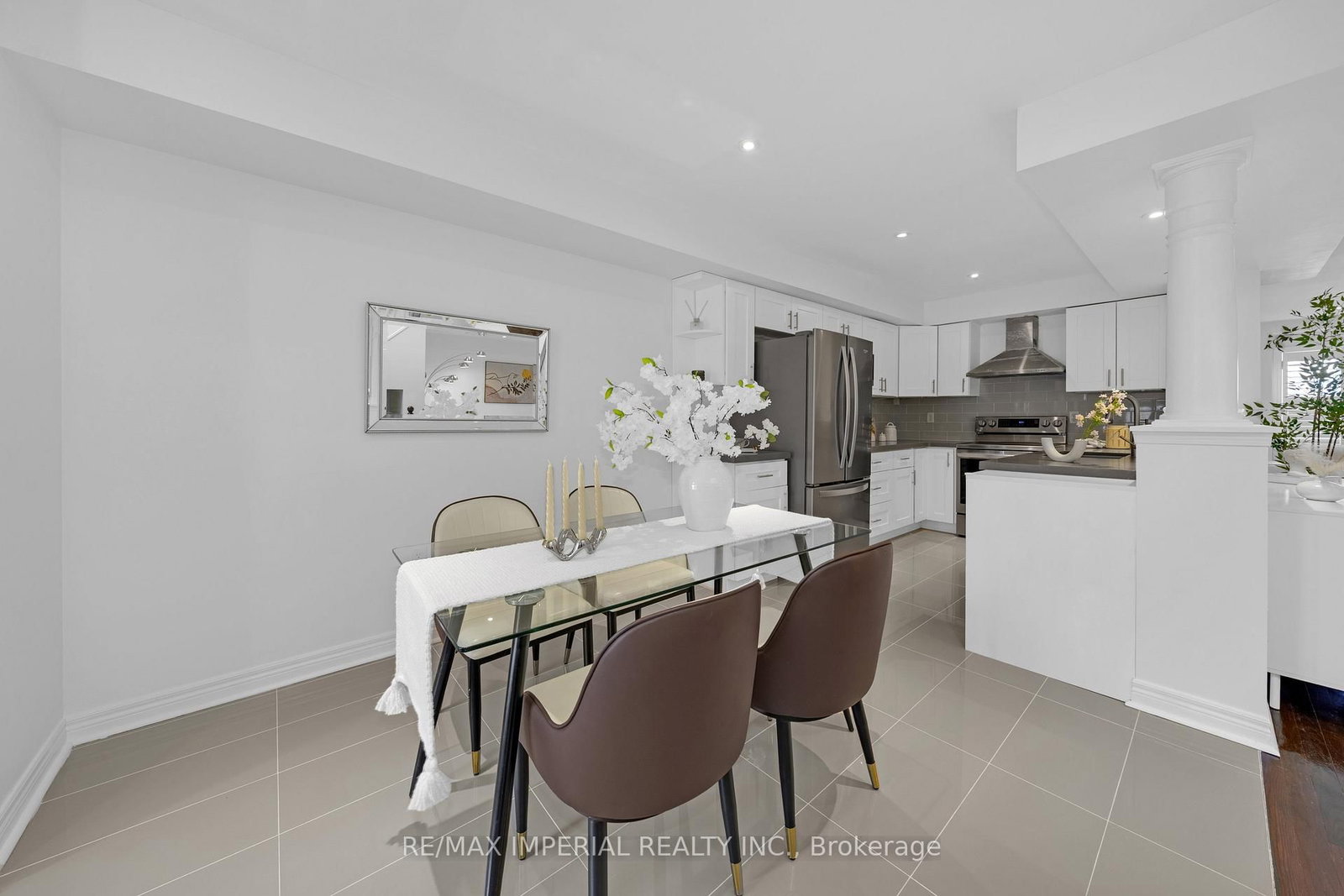 Townhouse for sale at 393 Bur Oak Avenue, Markham, Ontario, L6C 2T8 - Berczy - MLS: N12989420