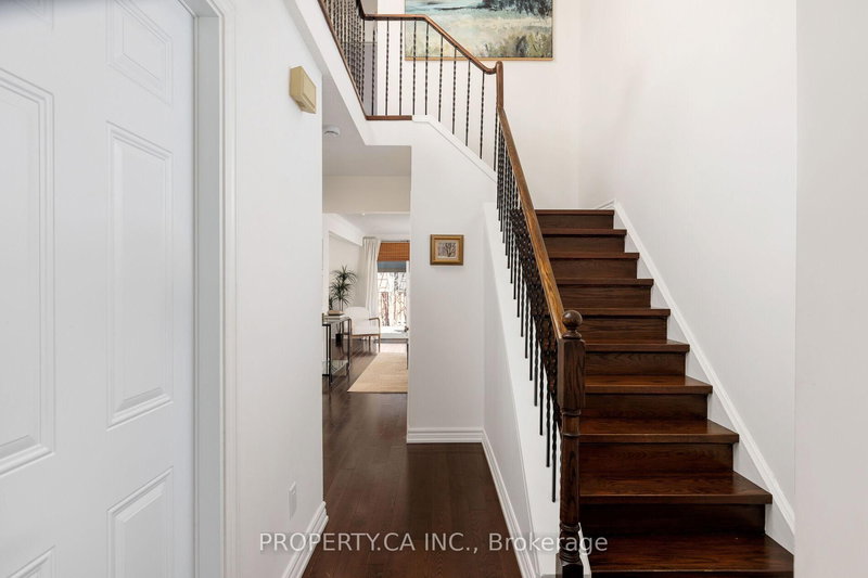 42 Cog Hill Dr, Vaughan, L4K 1M7 | Image 2