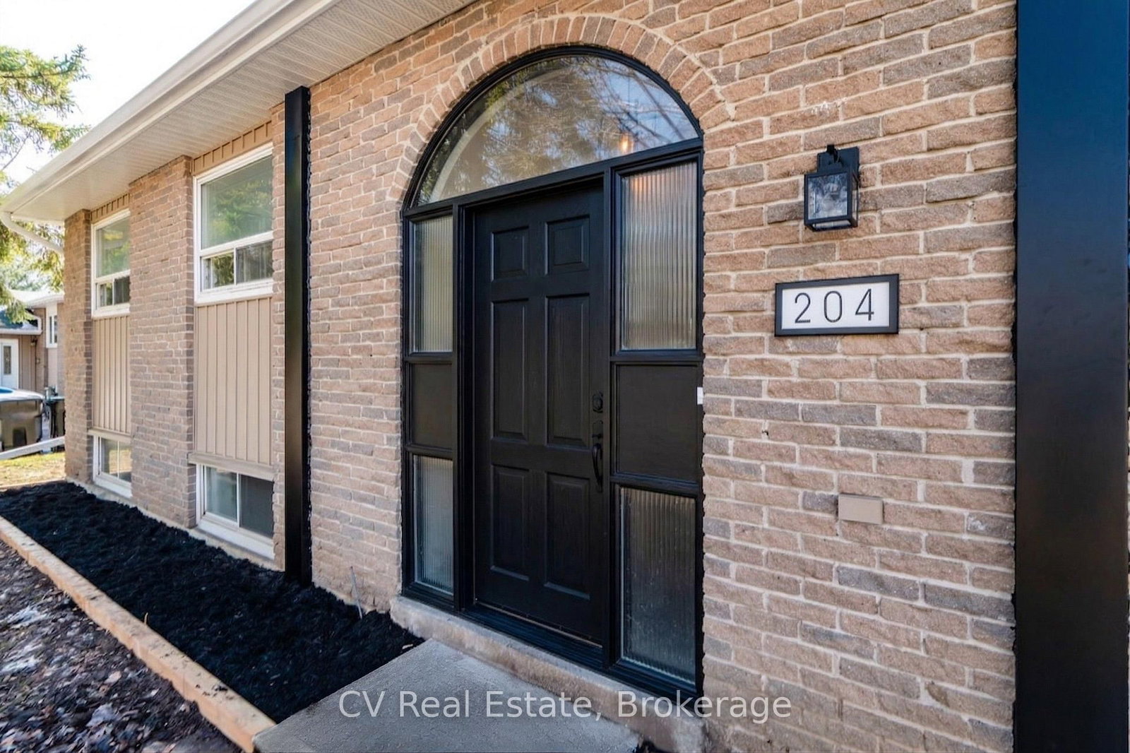 204 Lynn Street - Photo 3