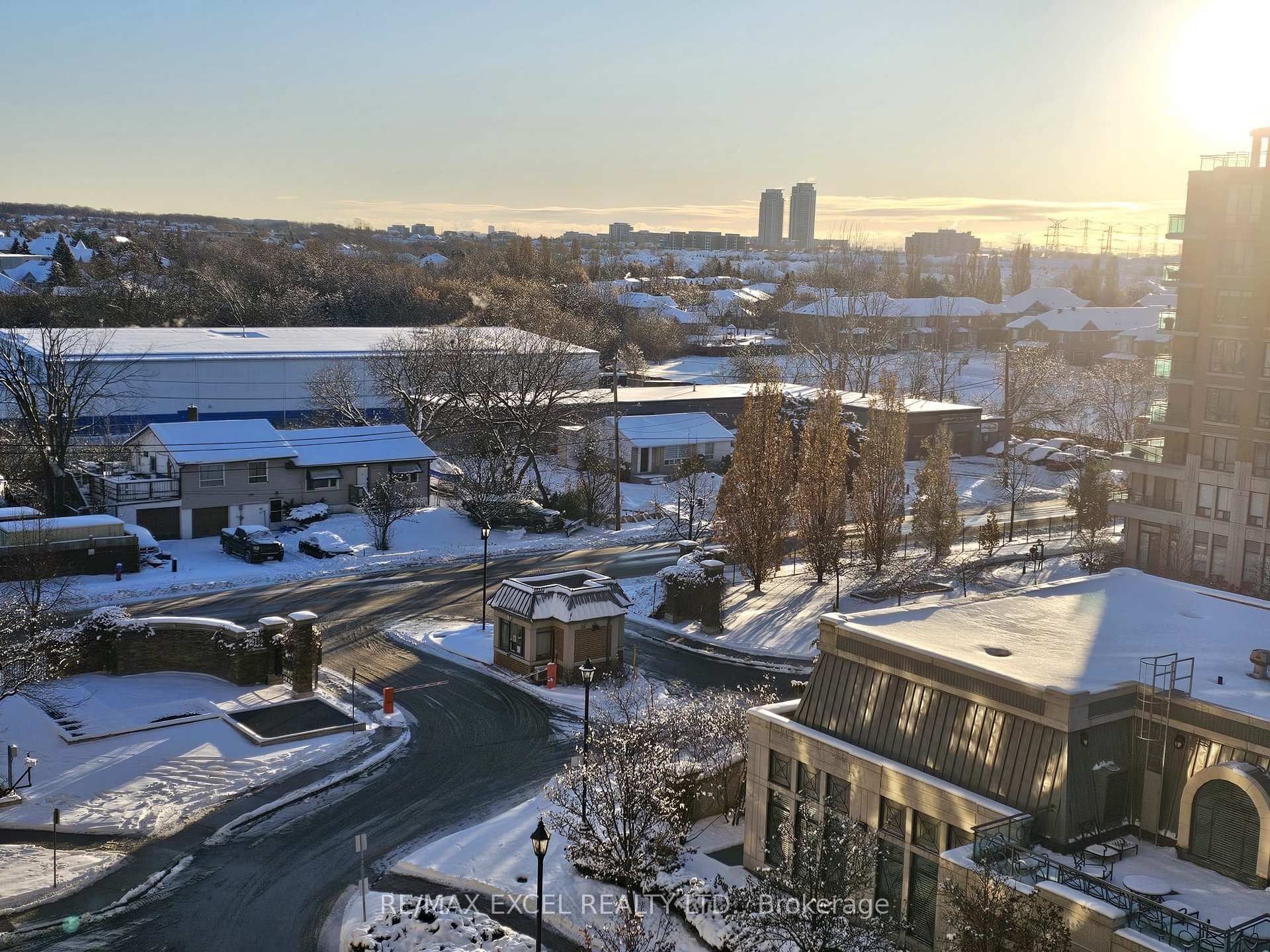 350 Red Maple Road, Unit 712