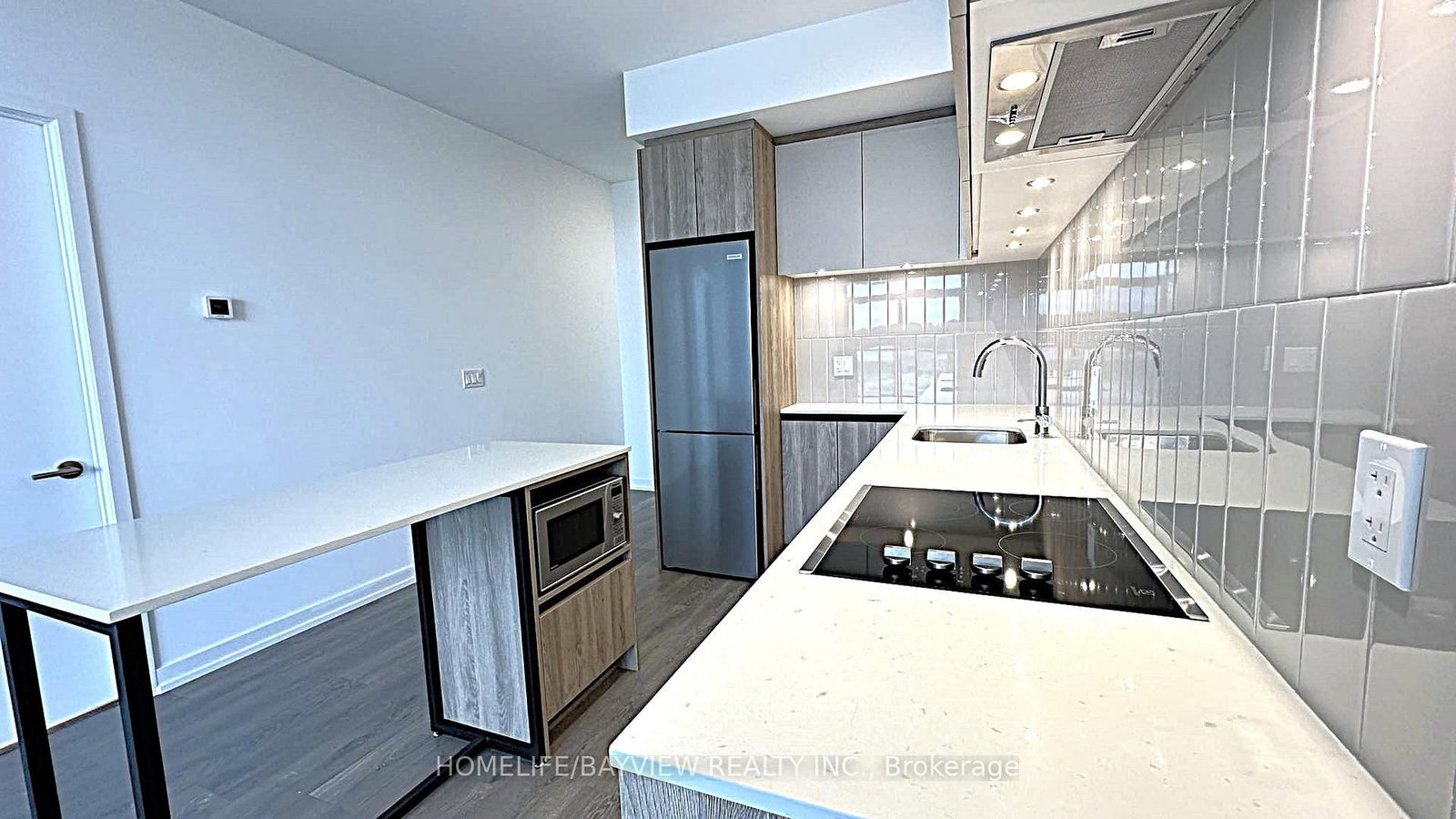 8 Beverley Glen Boulevard, Unit 603 - Photo 6