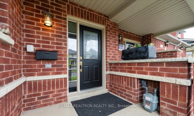 6 Cabin Trail Crescent