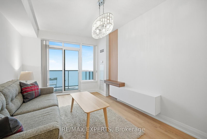 home for sale on 2433-7161 Yonge Street