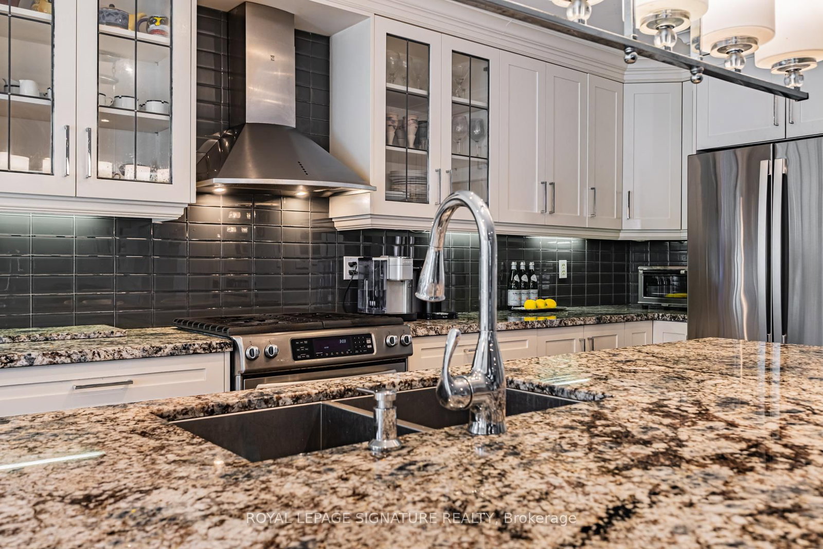 Detached House for sale at 59 Edenbridge Drive, Vaughan, Ontario, L4J 7V3 - Beverley Glen - MLS: N12989924