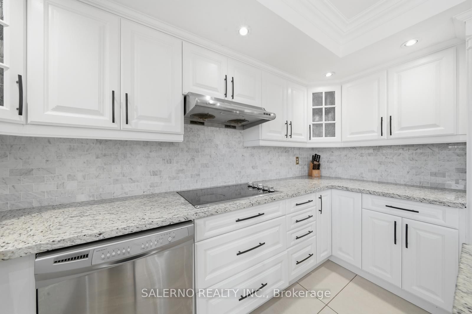 Detached House for sale at 115 Ayton Crescent, Vaughan, Ontario, L4L 7H5 - Islington Woods - MLS: N12989958