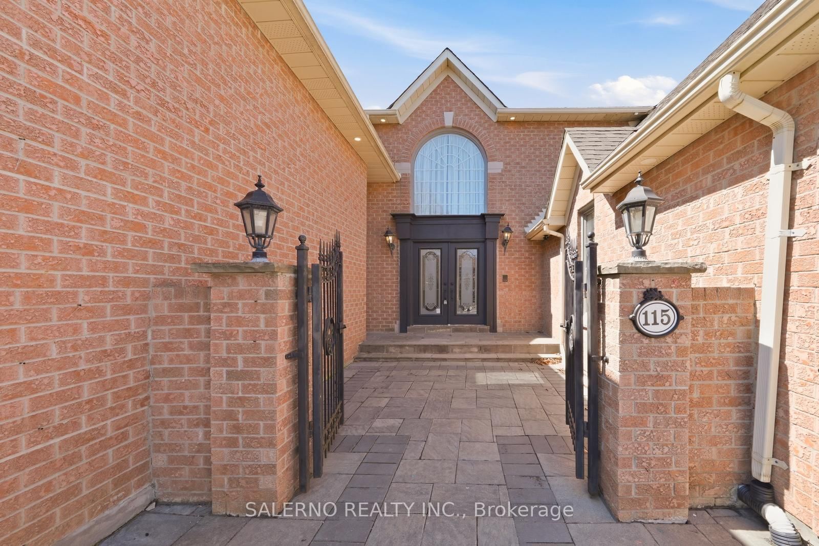 Detached House for sale at 115 Ayton Crescent, Vaughan, Ontario, L4L 7H5 - Islington Woods - MLS: N12989958