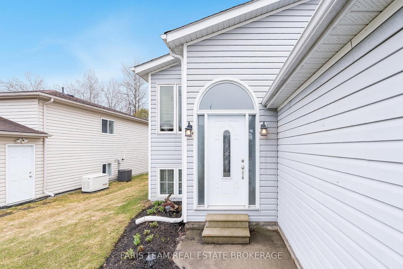 1170 Arnold St, Innisfil, L0L 1W0 | Image 3