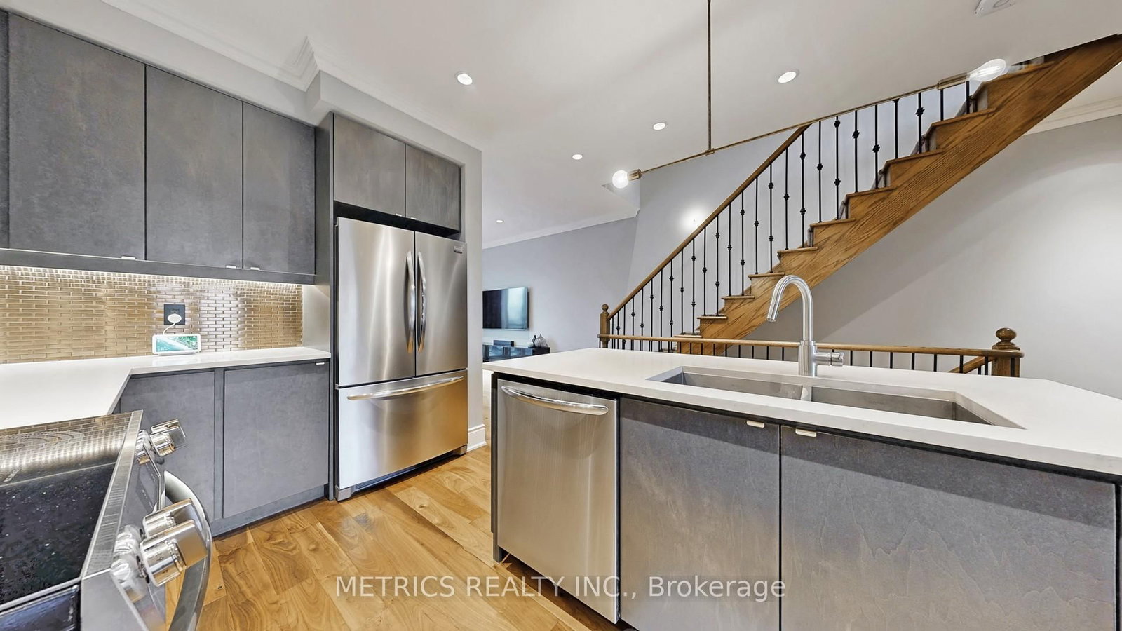 Townhouse for sale at 4 Glenngarry Crescent, Vaughan, Ontario, L6A 4Z4 - Maple - MLS: N12990082