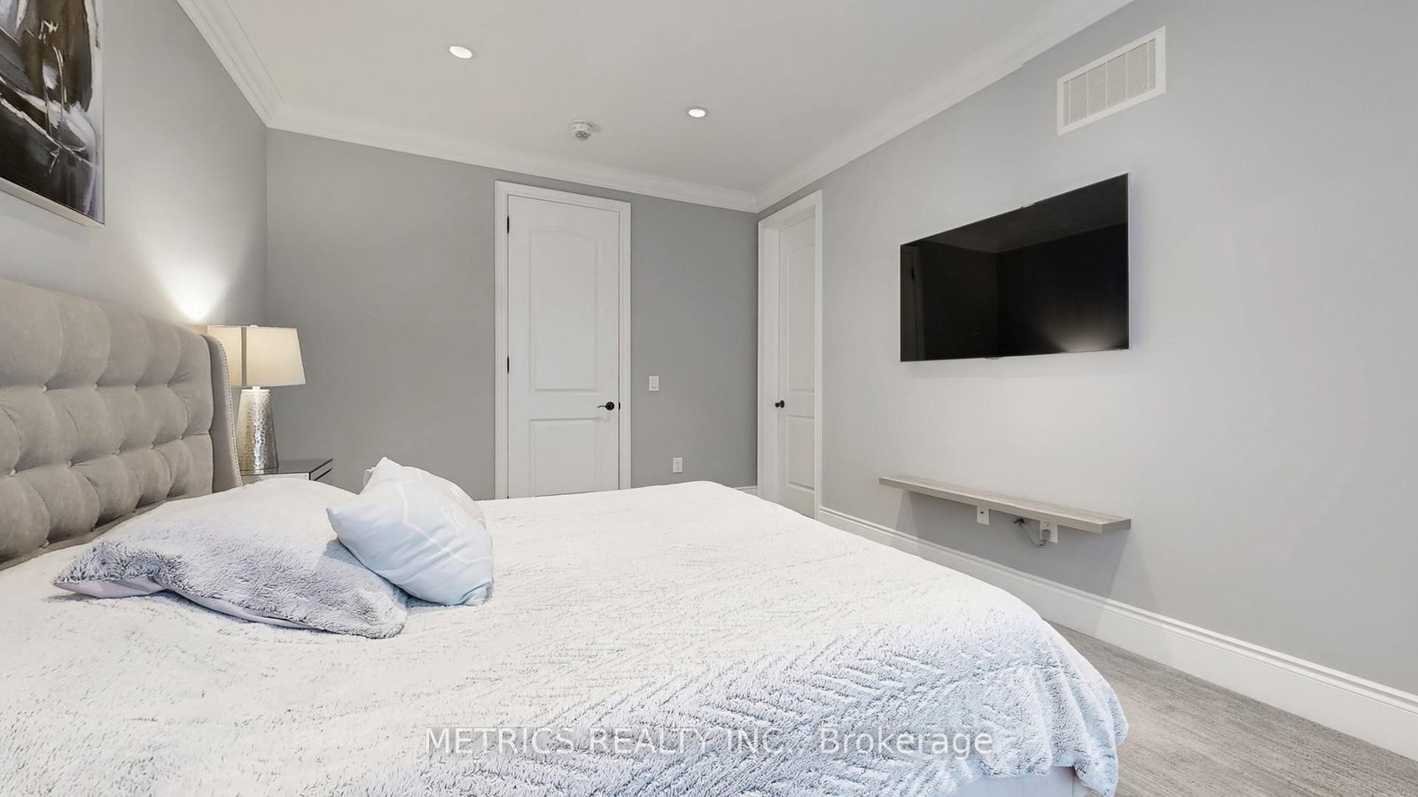 Townhouse for sale at 4 Glenngarry Crescent, Vaughan, Ontario, L6A 4Z4 - Maple - MLS: N12990082