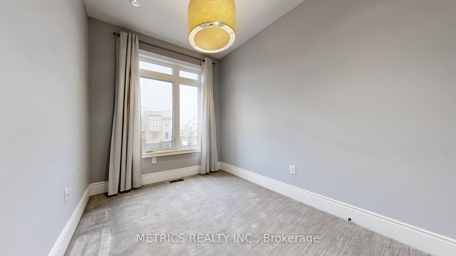 Townhouse for sale at 4 Glenngarry Crescent, Vaughan, Ontario, L6A 4Z4 - Maple - MLS: N12990082