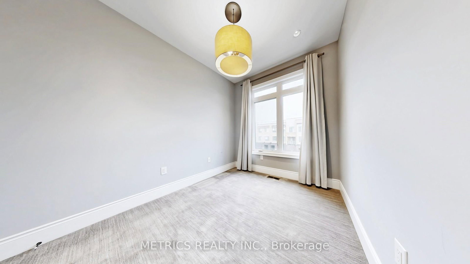 Townhouse for sale at 4 Glenngarry Crescent, Vaughan, Ontario, L6A 4Z4 - Maple - MLS: N12990082