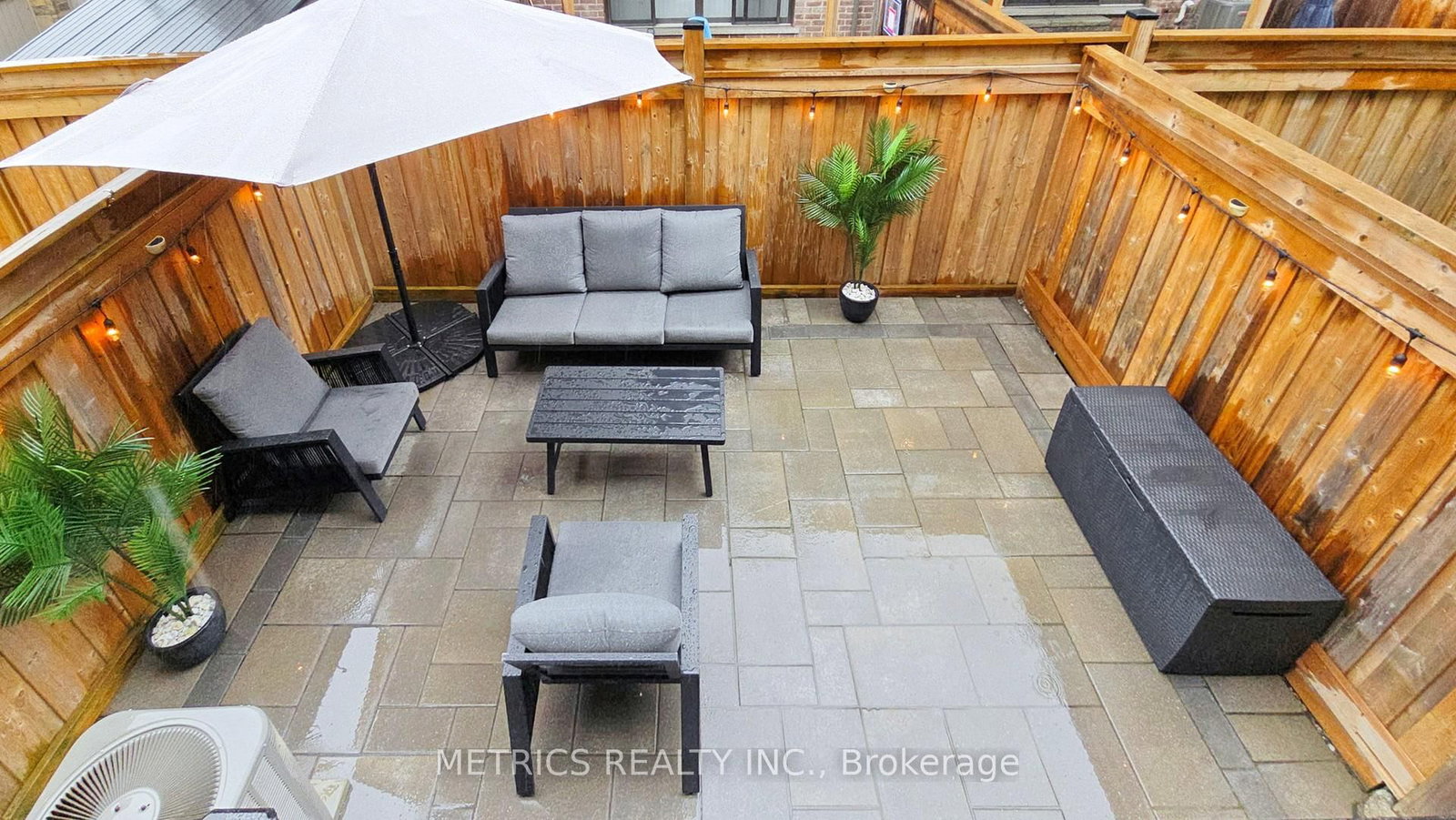 Townhouse for sale at 4 Glenngarry Crescent, Vaughan, Ontario, L6A 4Z4 - Maple - MLS: N12990082