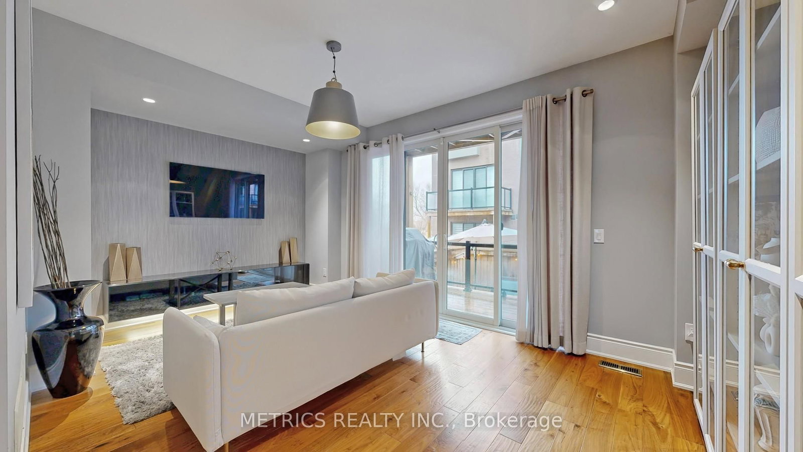 Townhouse for sale at 4 Glenngarry Crescent, Vaughan, Ontario, L6A 4Z4 - Maple - MLS: N12990082