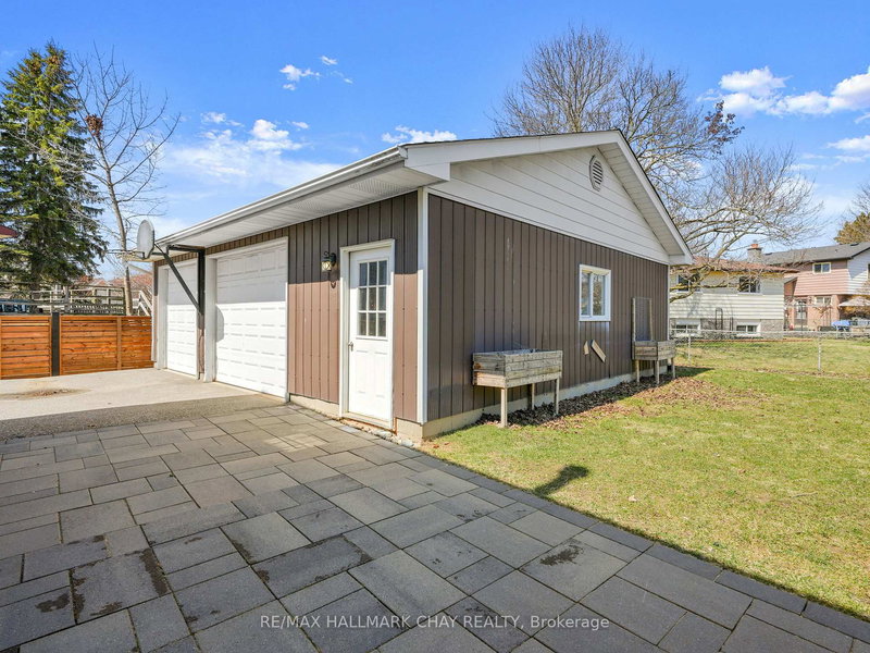 190 Mackenzie St, New Tecumseth, L9R 1B8 | Image 3