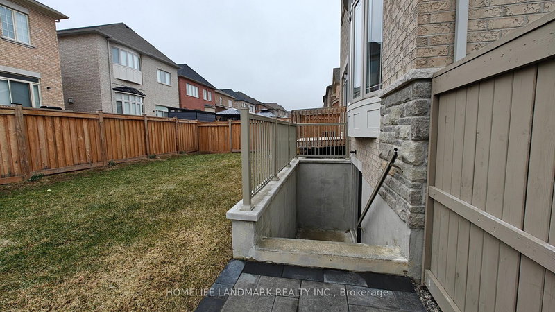 BSMT 82 Madoc Pl, Vaughan, L4H 3W3 | Image 2