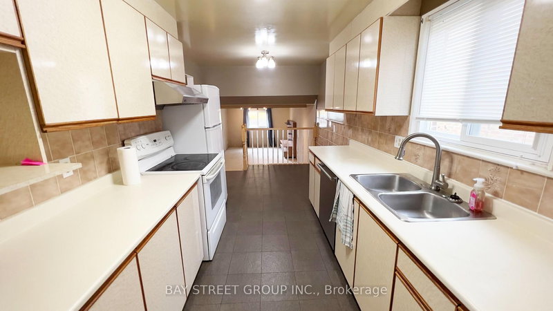 31 Colonsay Rd, Markham, L3T 3E9 | Image 2