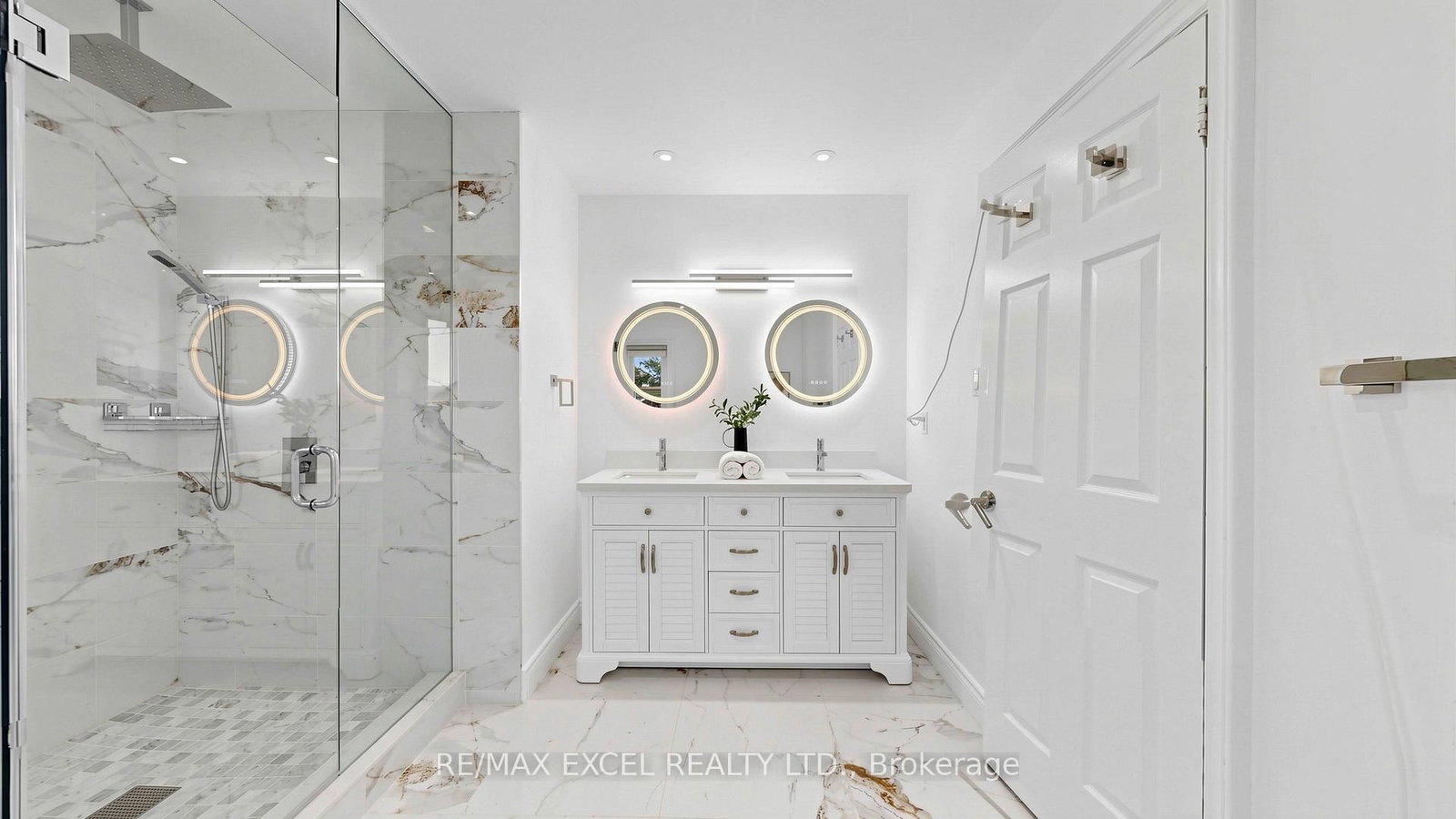 Detached House for sale at 43 Piccadilly Road, Richmond Hill, Ontario, L4B 1S9 - Doncrest - MLS: N12990726