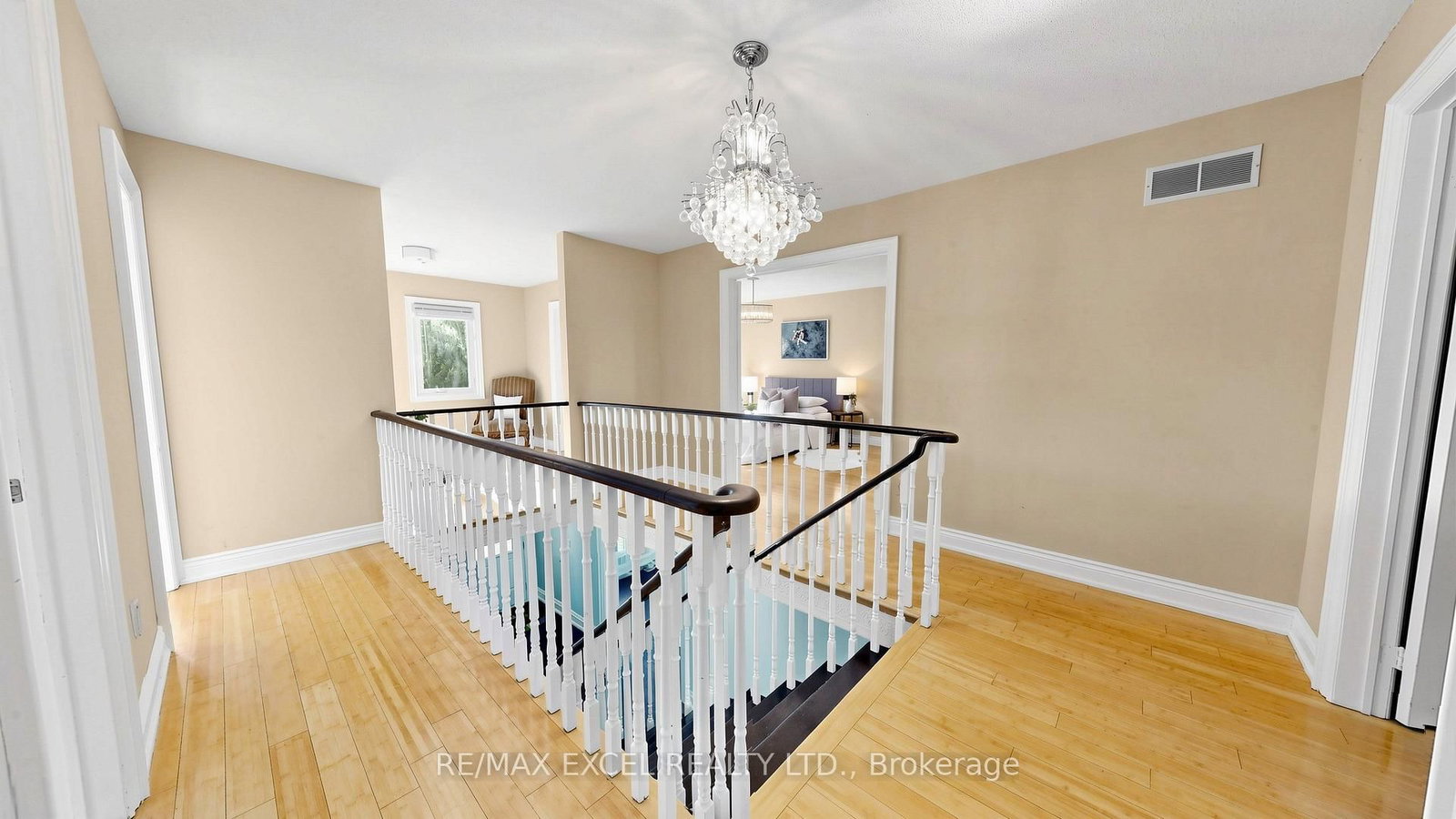 Detached House for sale at 43 Piccadilly Road, Richmond Hill, Ontario, L4B 1S9 - Doncrest - MLS: N12990726