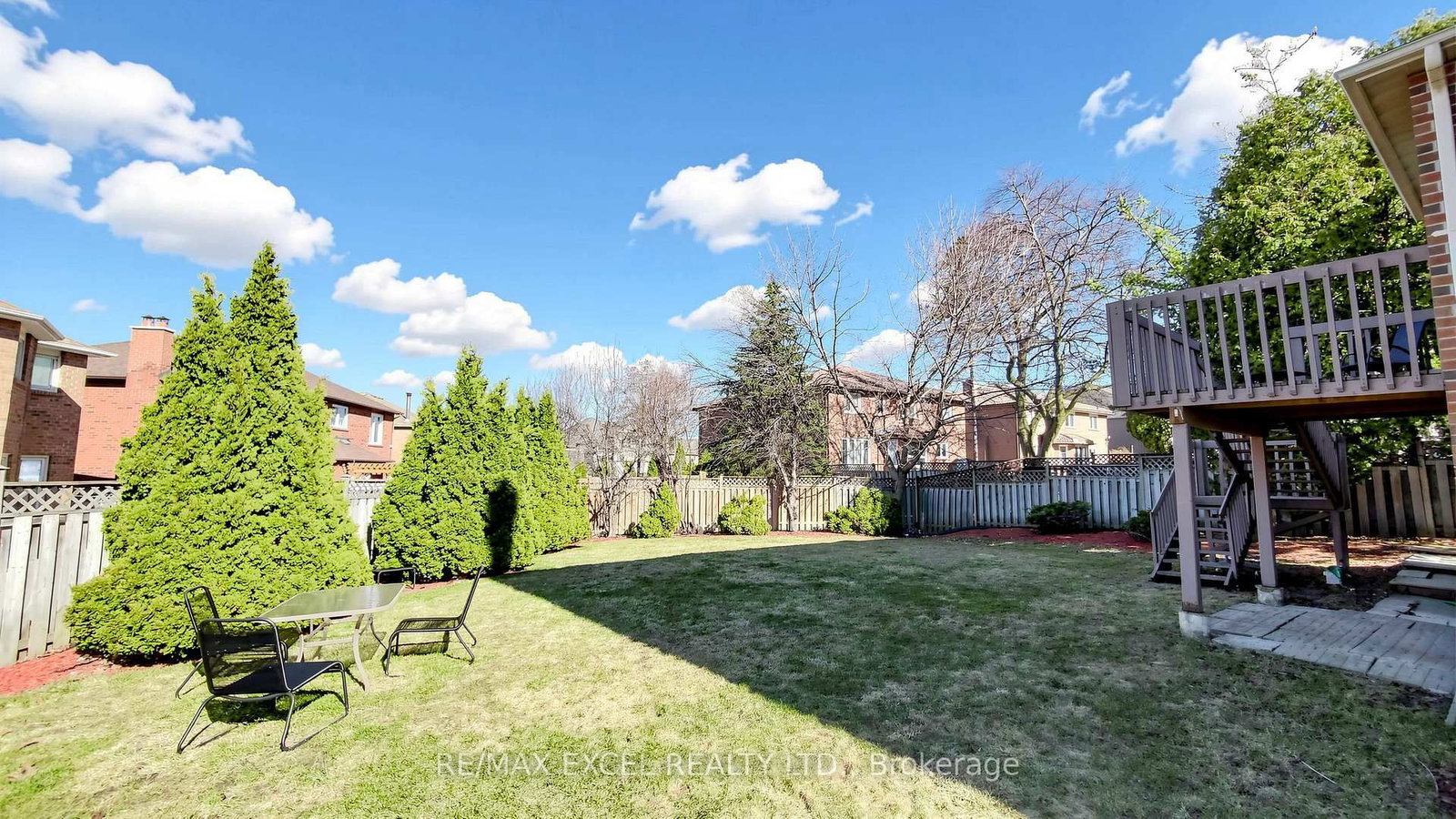 Detached House for sale at 43 Piccadilly Road, Richmond Hill, Ontario, L4B 1S9 - Doncrest - MLS: N12990726