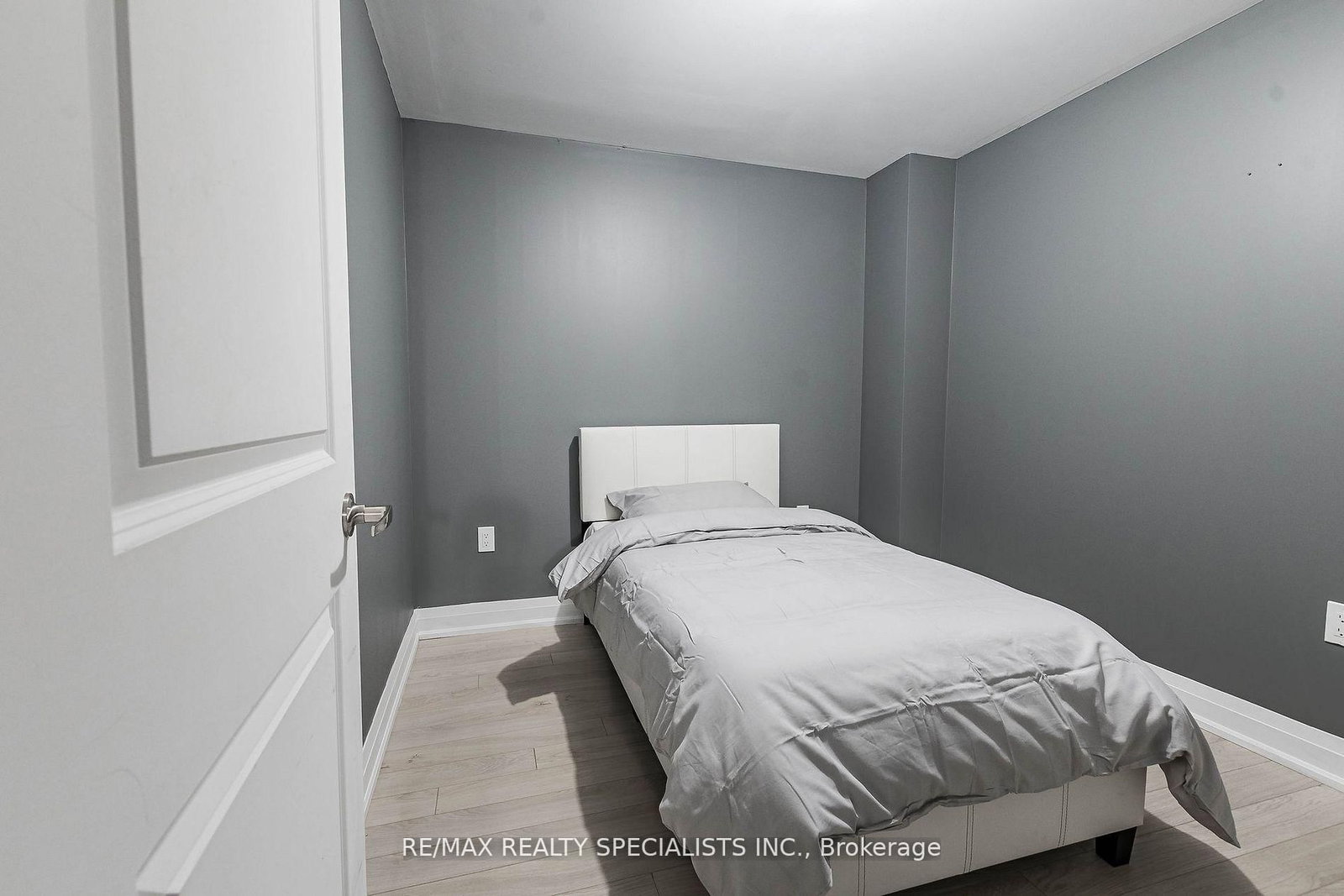 5279 Highway 7, Unit 402 B - Photo 18