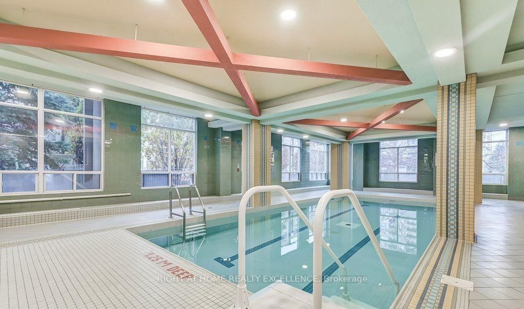 29 Northern Heights Drive, Unit 806 - Photo 3