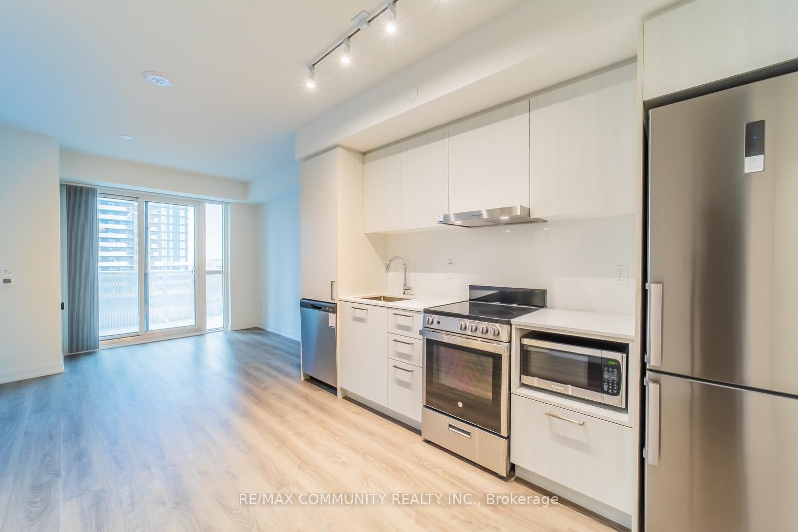 195 Commerce Street, Unit 716 - Photo 8