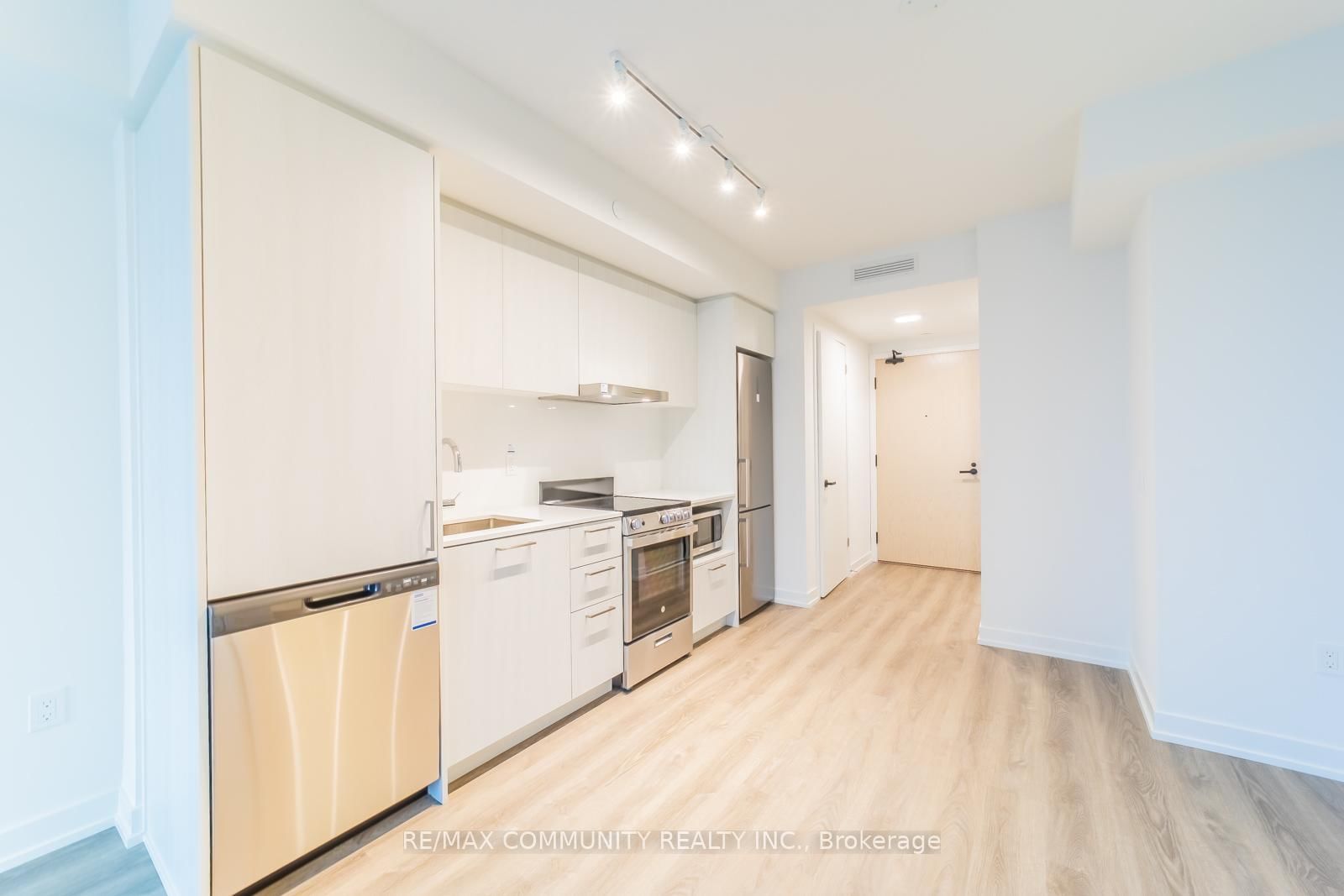 195 Commerce Street, Unit 716 - Photo 9