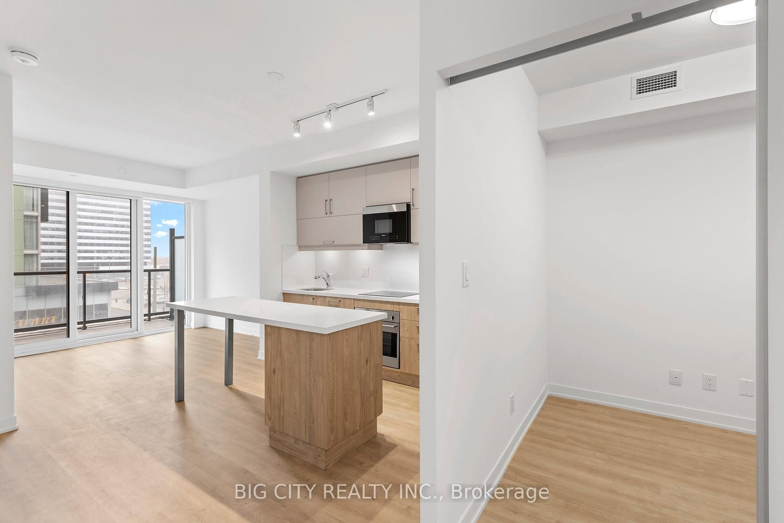 8119 Birchmount Road, Unit 517