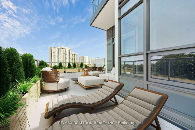 211A - 30 Upper Mall Way