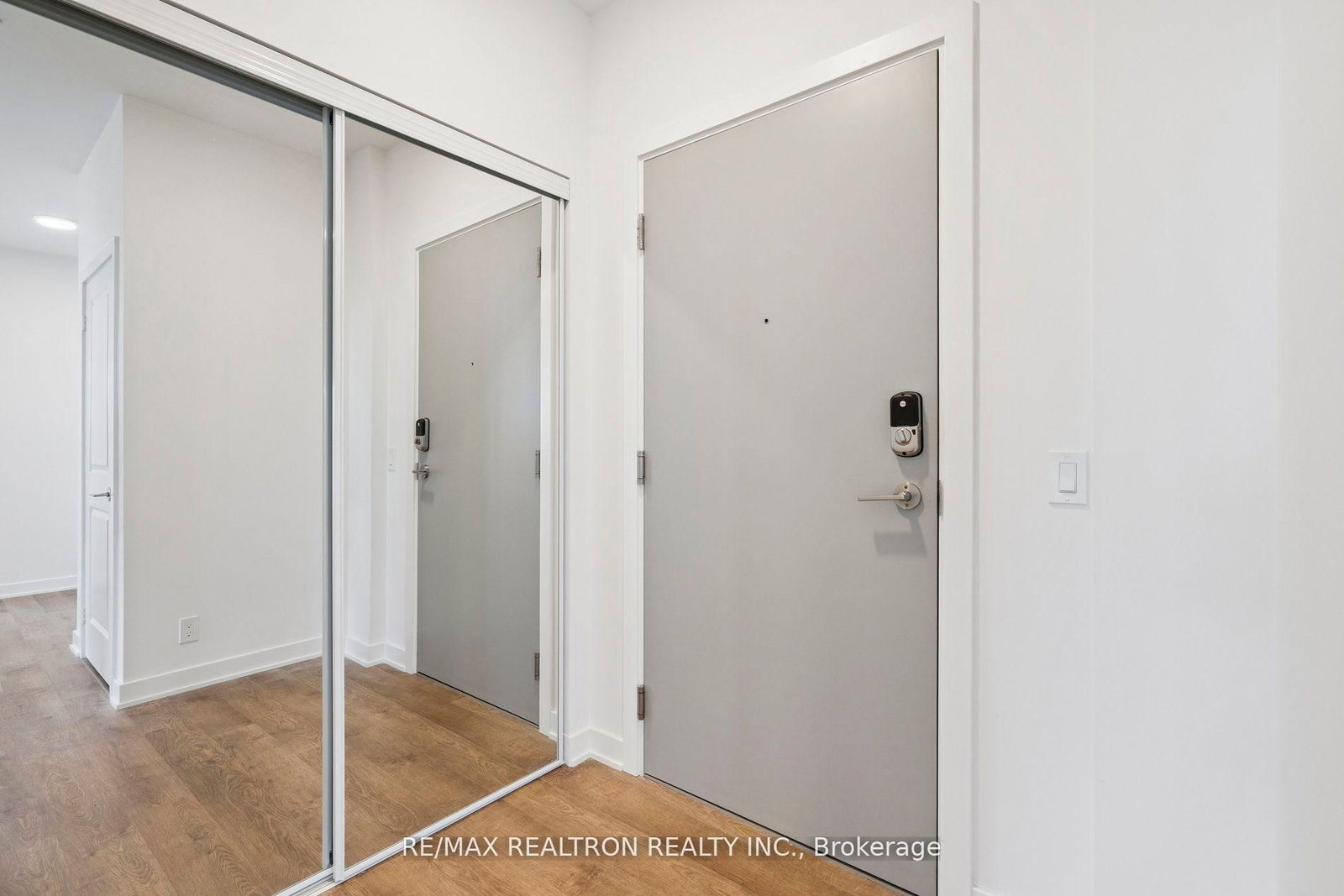 30 Upper Mall Way, Unit 211A - Photo 6