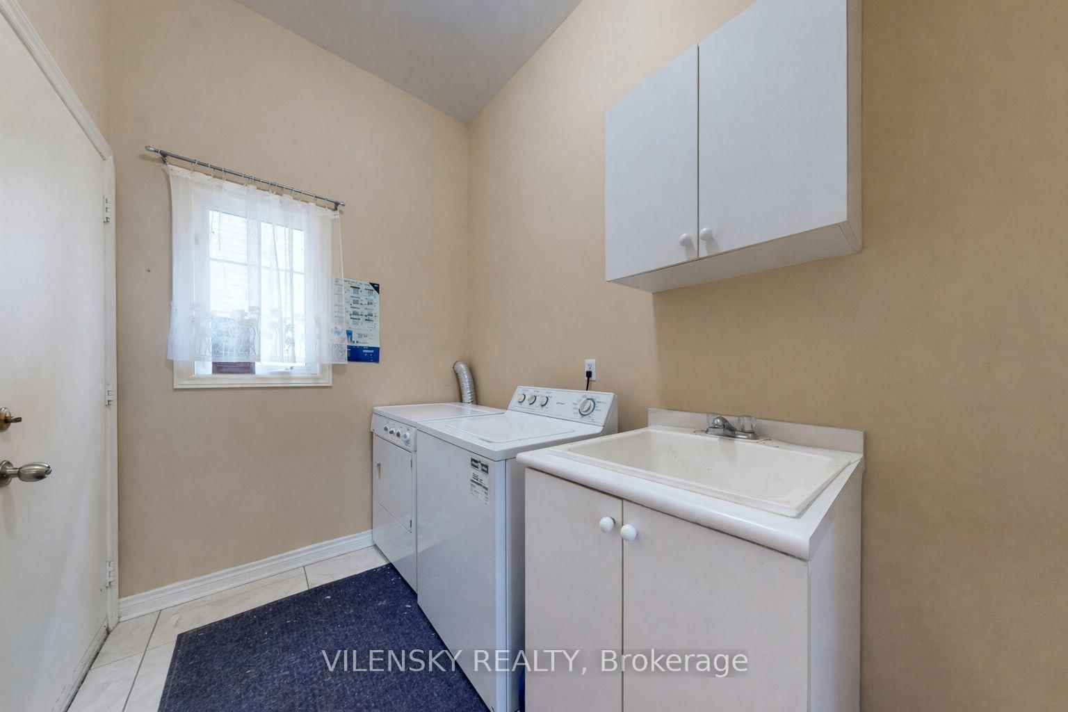 Detached House for sale at 2 Eminence Road, Vaughan, Ontario, L4K 5G2 - Patterson - MLS: N12991240