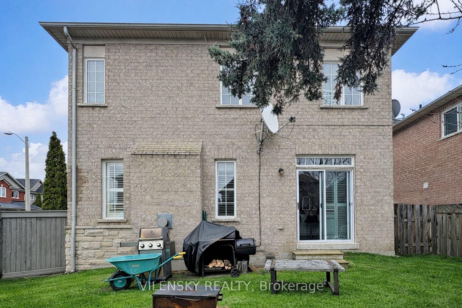 Detached House for sale at 2 Eminence Road, Vaughan, Ontario, L4K 5G2 - Patterson - MLS: N12991240