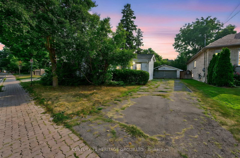 117 Lucas St, Richmond Hill, Ontario