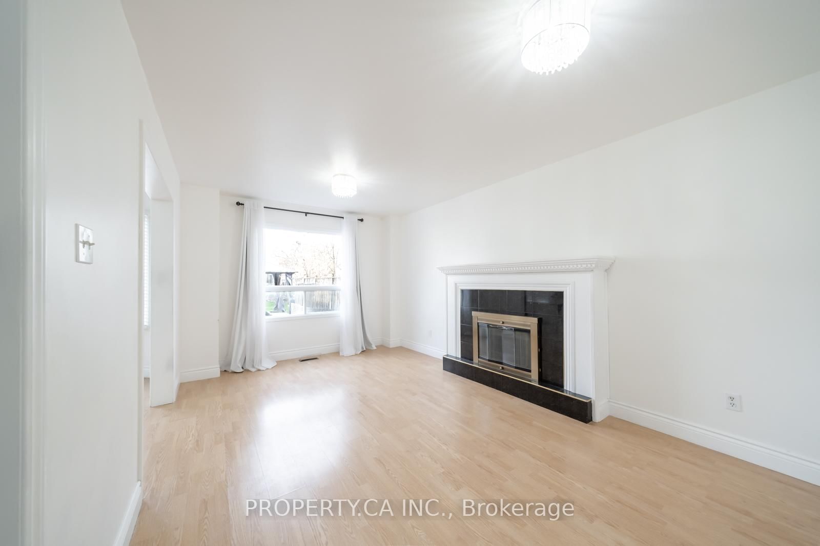 Detached House for sale at 87 O'Connor Crescent, Richmond Hill, Ontario, L4C 7N9 - North Richvale - MLS: N12991376