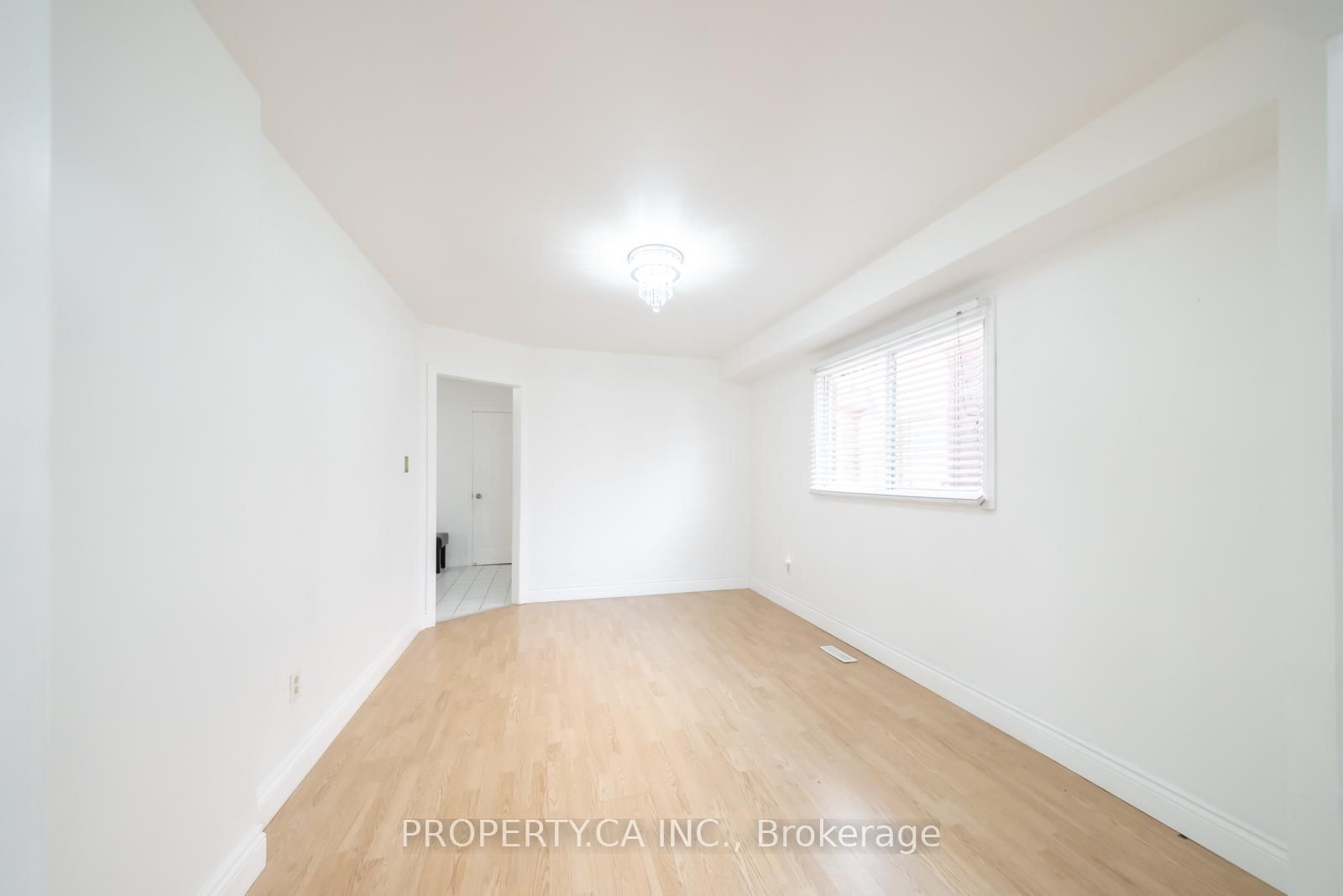 Detached House for sale at 87 O'Connor Crescent, Richmond Hill, Ontario, L4C 7N9 - North Richvale - MLS: N12991376