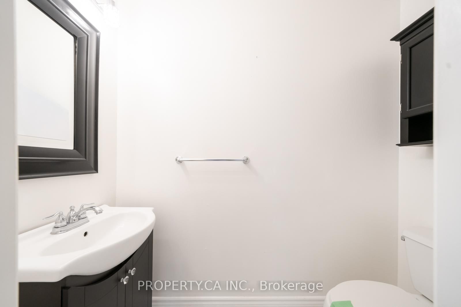 Detached House for sale at 87 O'Connor Crescent, Richmond Hill, Ontario, L4C 7N9 - North Richvale - MLS: N12991376