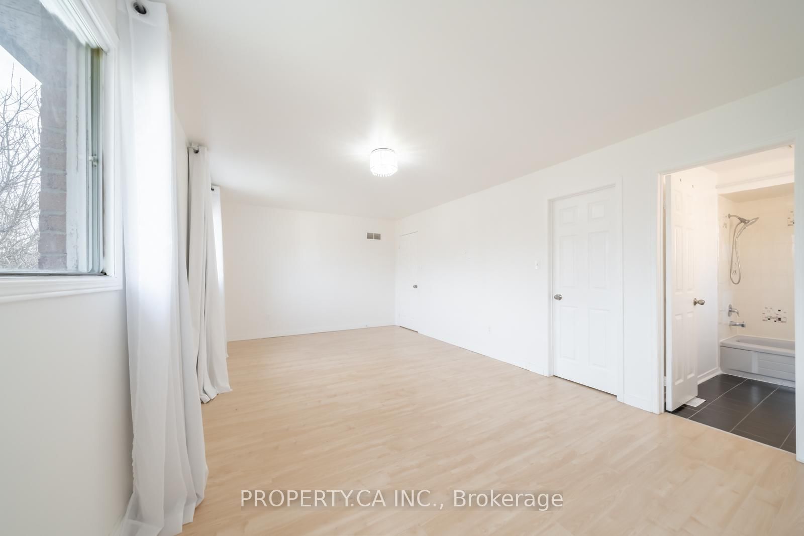 Detached House for sale at 87 O'Connor Crescent, Richmond Hill, Ontario, L4C 7N9 - North Richvale - MLS: N12991376